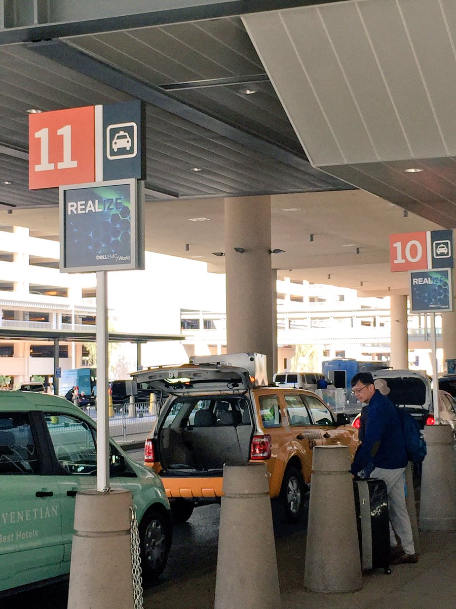 #GoCTOXPO When you landing in Las Vegas, not only slots but also #DellEMCWorld are welcoming you~