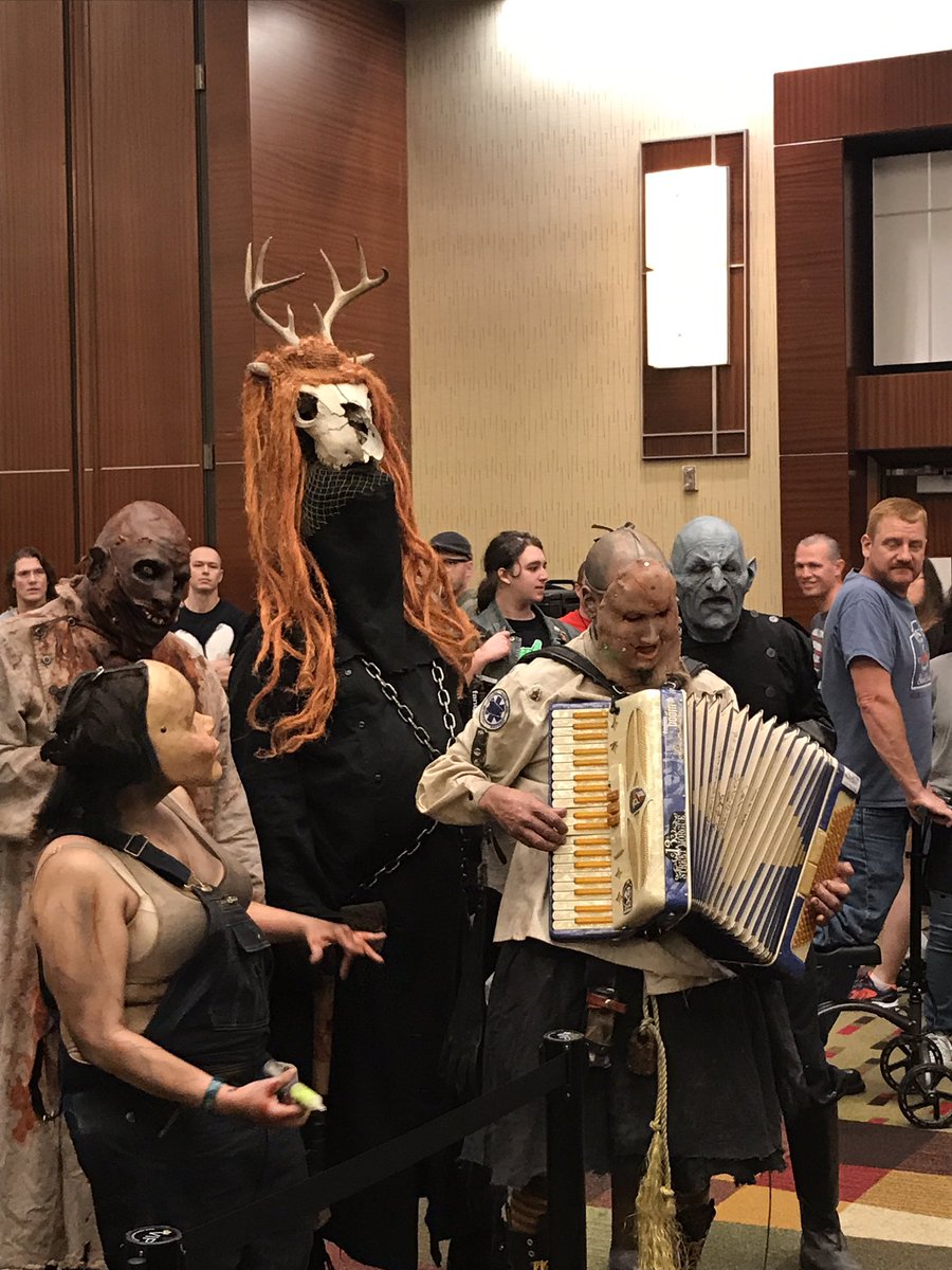 GothicVampire6's tweet photo. Day 3 at #txfrightmareweekend #txfright #Horror .. last day! 😭 https://t.co/47JwLklfR7