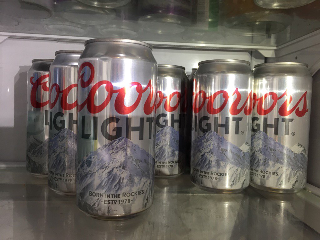 azcoorslight's tweet photo. Looks like the fridge is fully stocked.
Image from @sonyaroberts110 https://t.co/MJqPwSXIh5