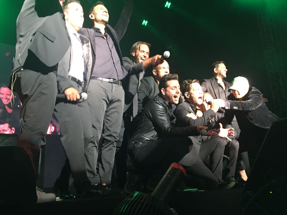BlancaA94159310's tweet photo. #UneteALaFiestaEnMorelia increible concierto gracias #magnetomercurio. #generaci https://t.co/QjBX585rik