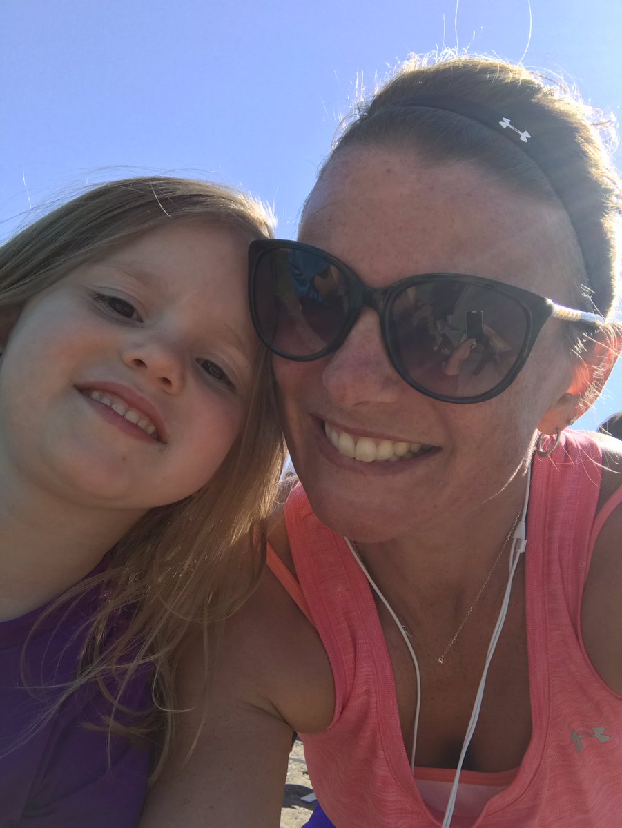 cbfangman's tweet photo. #dsmwomenshalf #strongwomenrun #mycheerleader #mywhy #iloveher #womanup https://t.co/KlFjO2RPzh