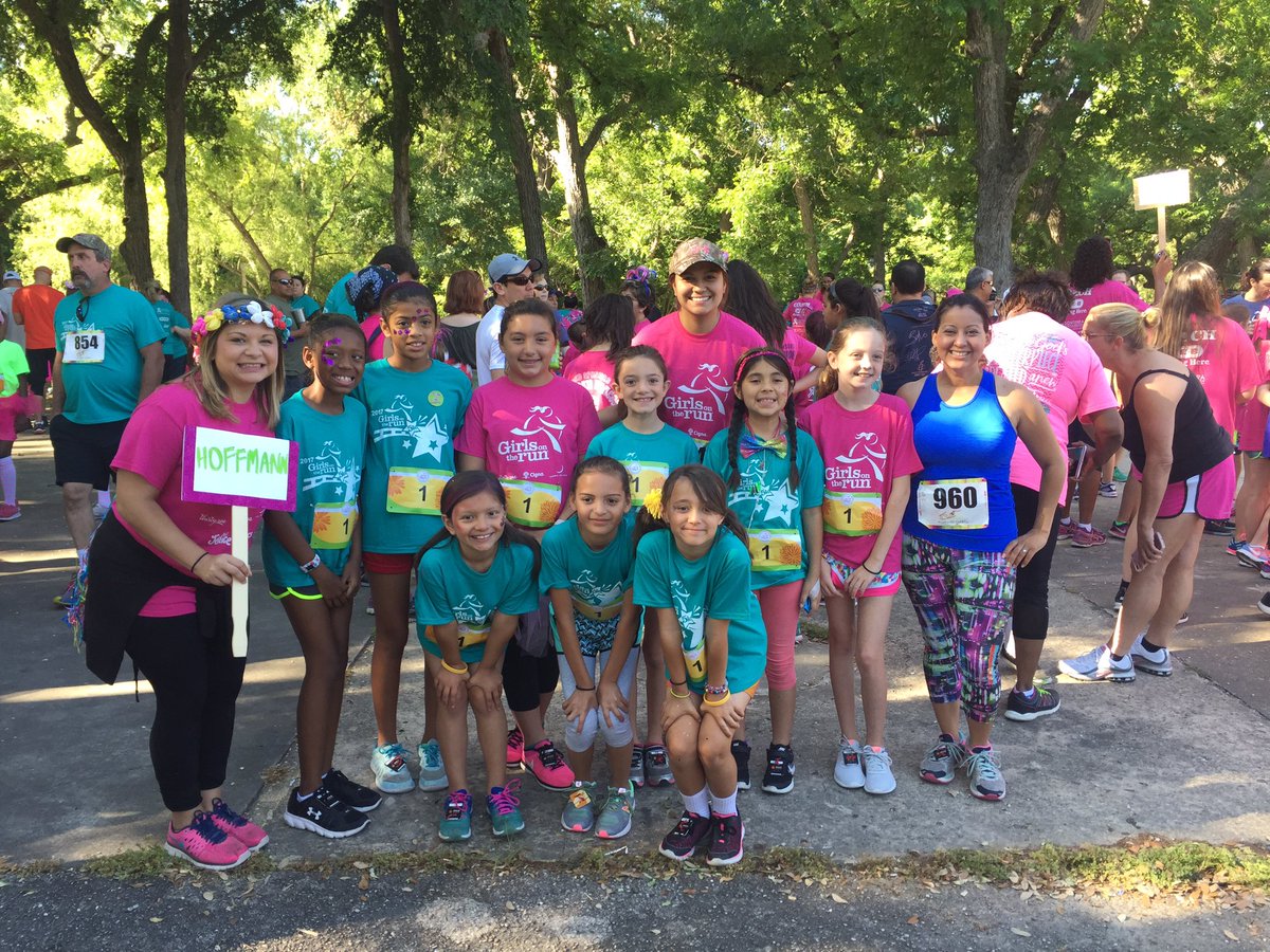 MrsLutz2015's tweet photo. Working together equals success!! #Hoffmannteam @NISDHoffmann #finishedstrong #GOTR5k #Hoffmanstrong https://t.co/j0tBTPkxOw