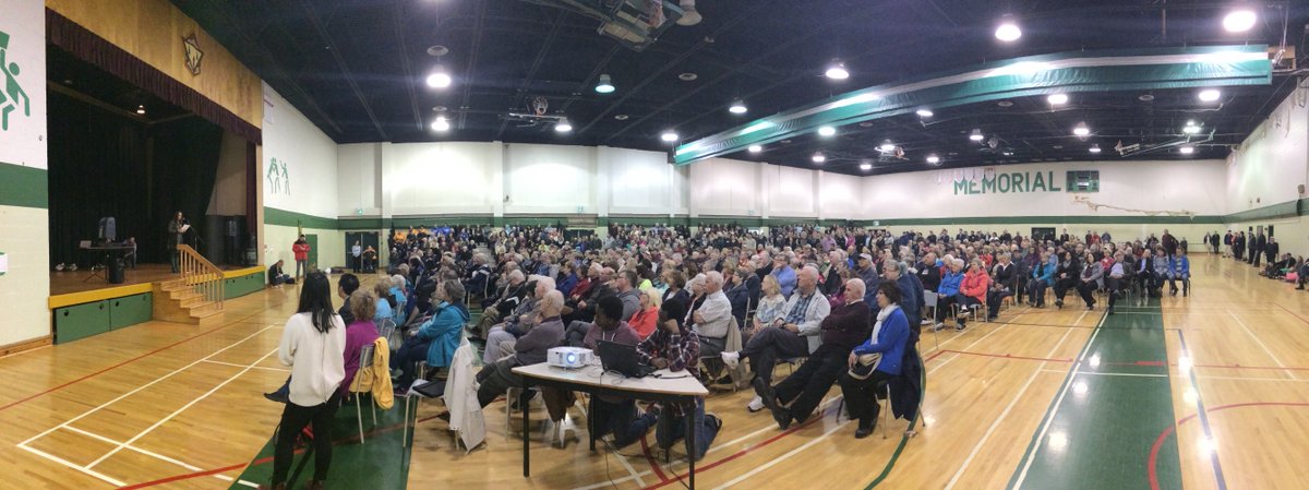 GaryBurrill's tweet photo. Over 1000 people at the Doctors' town hall in Sydney River, speaking out against the Liberals' inaction on health care. #cbpoli #nspoli https://t.co/HdP17Er0i7