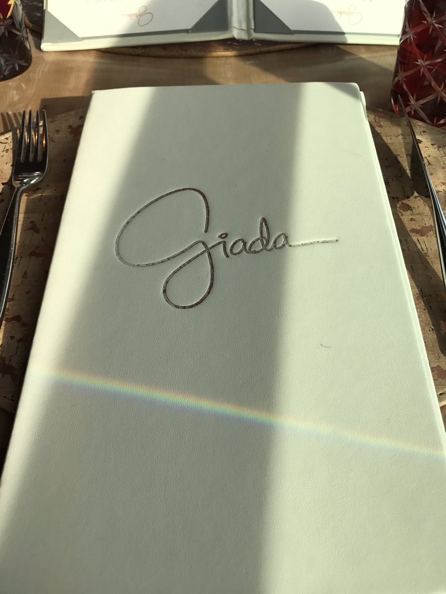 Vegas_Queen's tweet photo. #DinnerWithAView @GiadaVegas @GDeLaurentiis @CromwellVegas 🍴🍝 #Giada #GiadaVegas #TheCromwell #VegasBaby #SinCity #VivaLasVegas #Views https://t.co/4KjEEymsFC