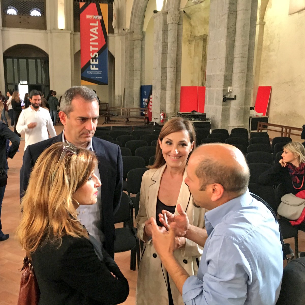 Romalive's tweet photo. Una bella sorpresa per @NickyNicolai1 e Stefano Di Battista, la visita del Sindaco di Napoli @demagistris #skyartefestival https://t.co/TKFoMXi2FM