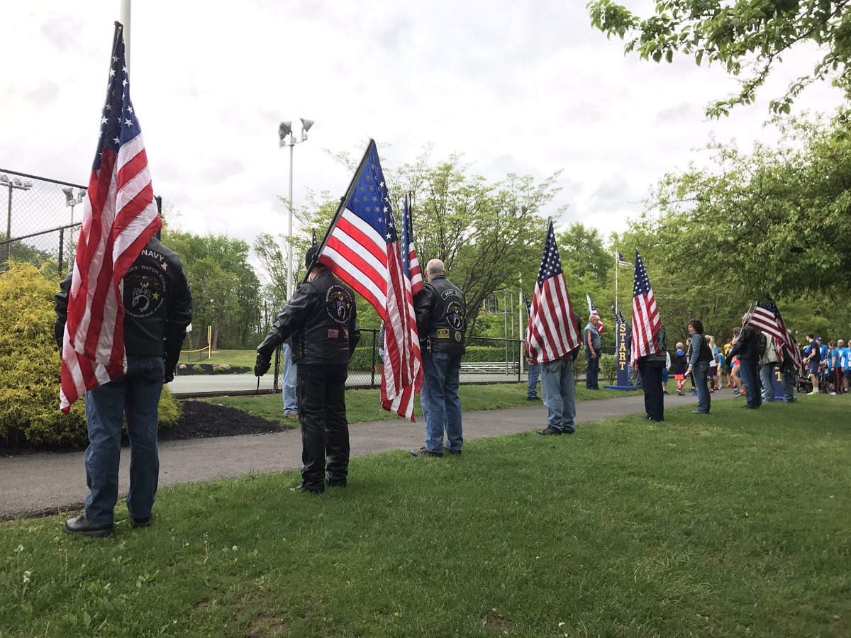 SecondAlarmers's tweet photo. Great folks, great cause! 🇺🇸
#FreedomSteps5k #ForOurTroops #MasonsMillPark #UpperMoreland #WeSupportOurTroops 
#MontcoPA #EMS https://t.co/OcVWaDyFSA
