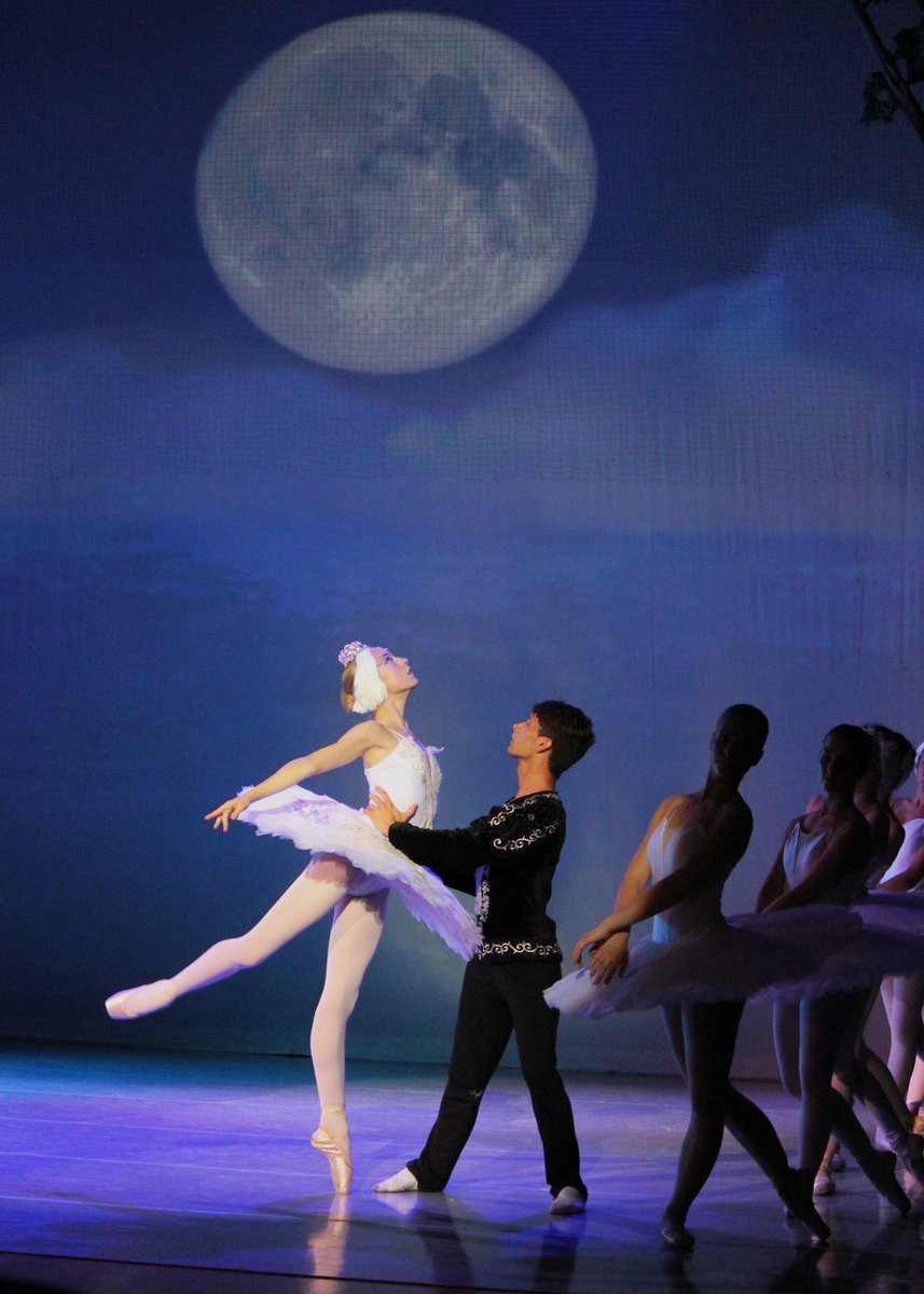 cballetsa's tweet photo. There's time to grab tix and experience gorgeous performance of Swan Lake with talented all youth cast ages 3-19! https://t.co/agIwYrw23O https://t.co/Q7sDAiBqIo