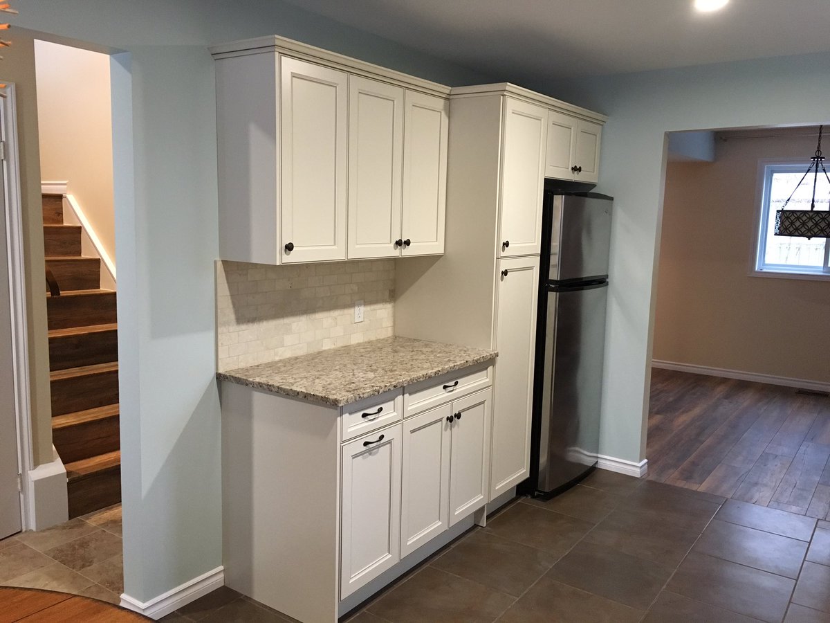 DesignbyAngela2's tweet photo. Kitchen remodel BEFORE/AFTER #cabinets #granite #stonebacksplash #recesslighting #design #ygk https://t.co/SNKiuuvcKI