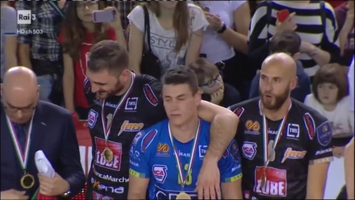 ValyDraghy's tweet photo. I campioni siamo noi!!! 🇮🇹🏆🇮🇹🏆 @GrebennikovJeni @osmanijp5 @chiccoblengini @VolleyLube @MChristenson5 @JiriKovar @tsetso11 @dstankovic7 https://t.co/ehiHqfV4Vp