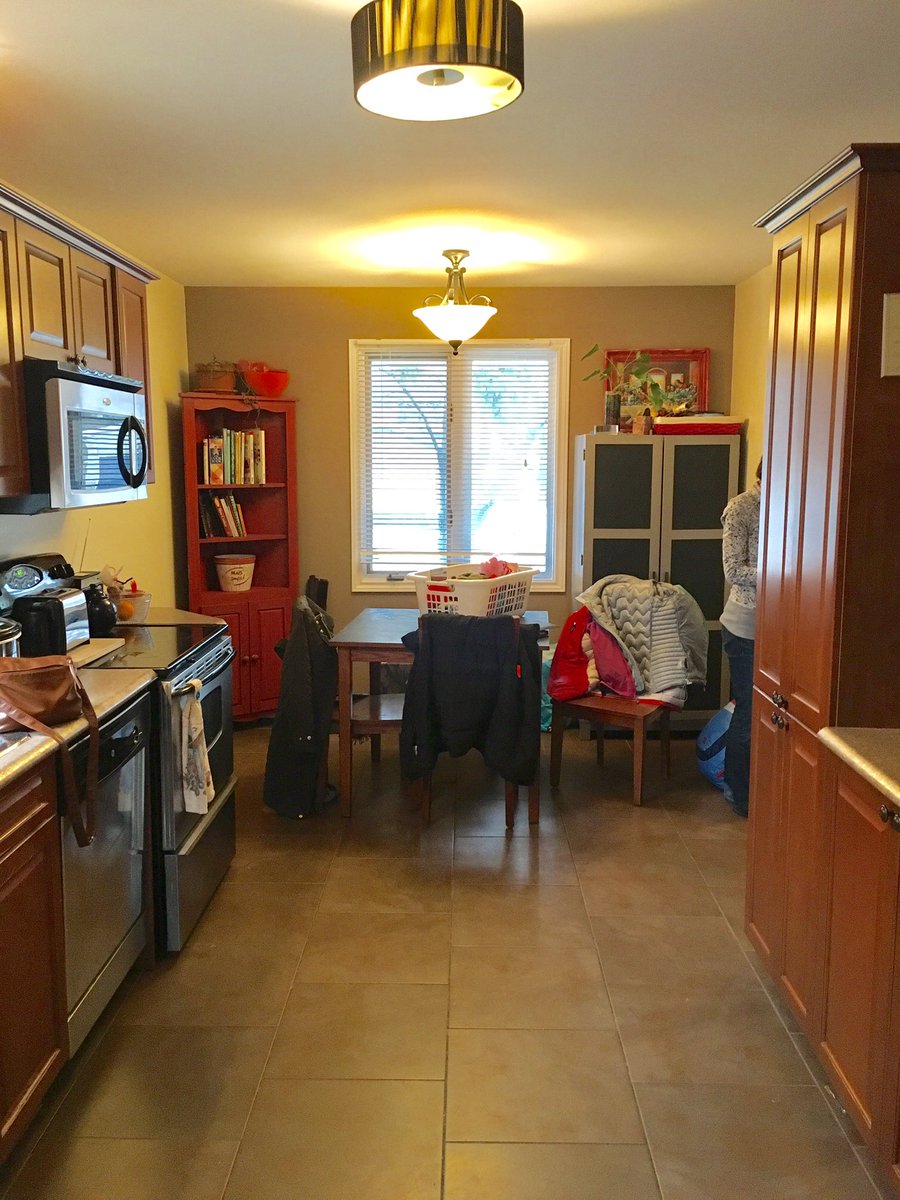 DesignbyAngela2's tweet photo. Kitchen remodel BEFORE/AFTER #cabinets #granite #stonebacksplash #recesslighting #design #ygk https://t.co/BNY9iBsTWs