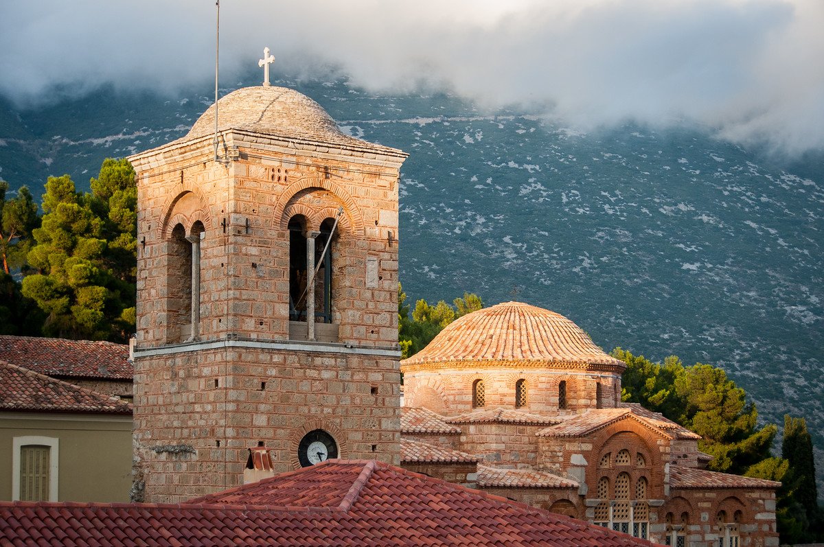 ghostofhellas's tweet image. Hosios Loukas Monastery ( Μονή Οσίου Λουκά) construction begun mid 10th Century. #Greece #WorldHeritage #Byzantine (Photographer: tess0647)