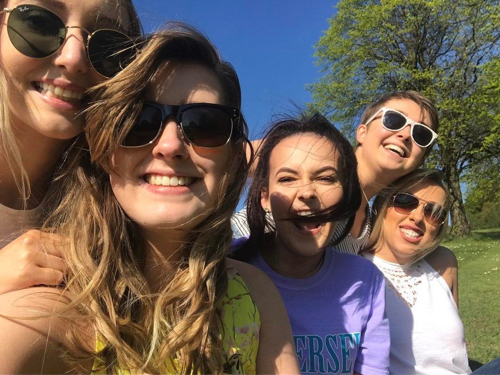 RhubarbBlogger's tweet image. So thankful to have met this lovely bunch this year 💕 See you later 1st year 👋🏻 ift.tt/2qe4KHW