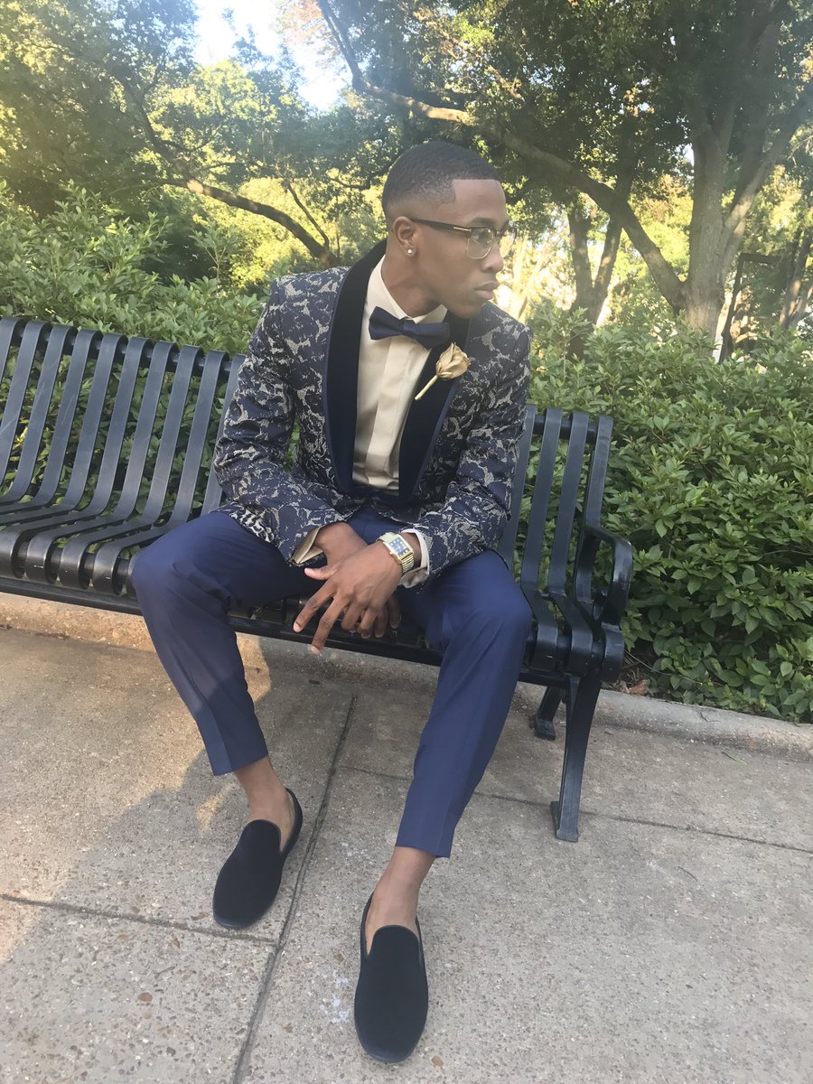 keedrickp's tweet photo. slight pressure for my junior year 💰 .. #2185ReasonsWhy #allHAILtheHILL #PROM2K17 https://t.co/8HAtnO4vhG