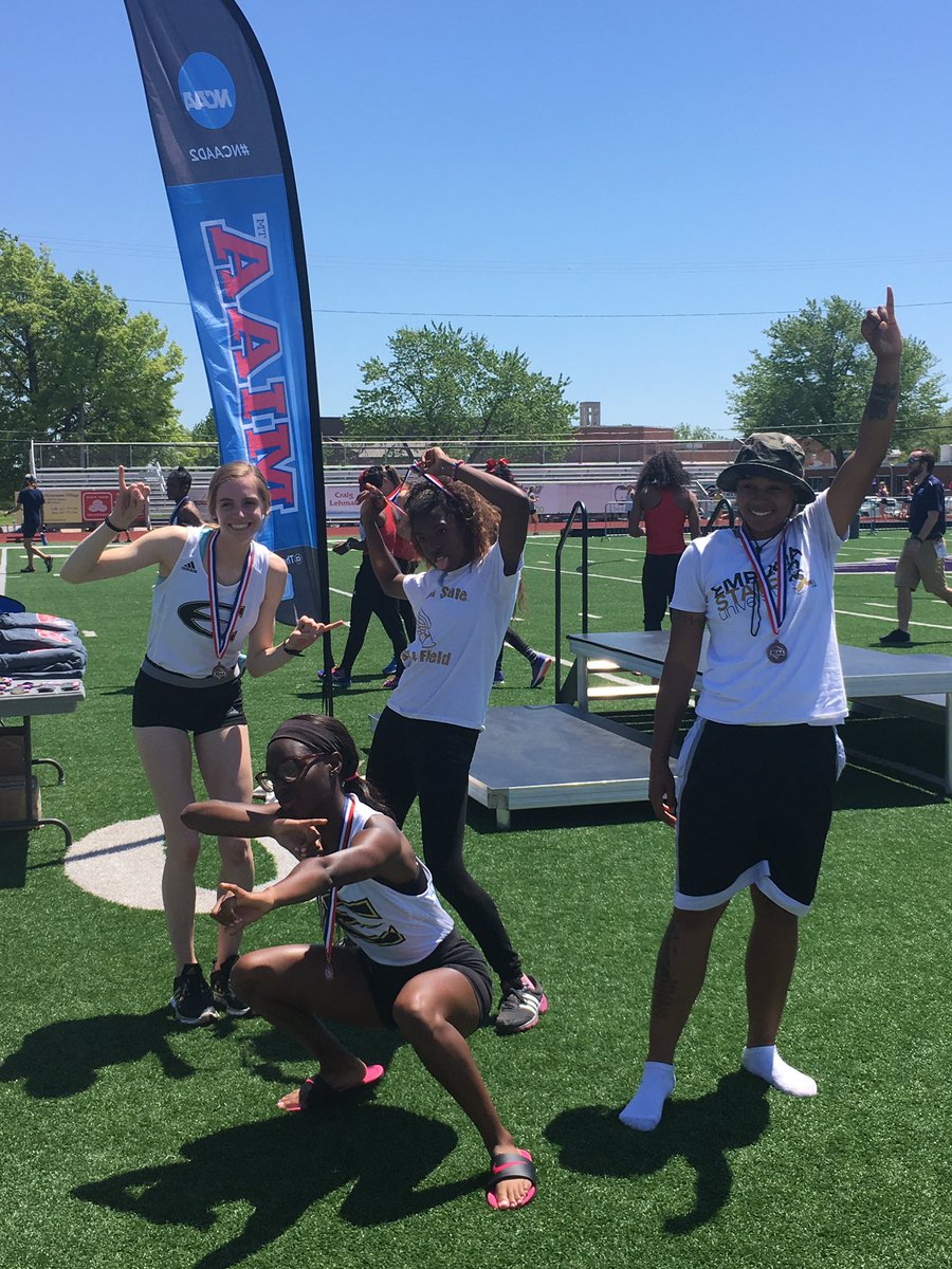 ESUHornetsTFXC's tweet image. Women's 4x100 Relay start the day off with an MIAA performance! 3rd place - 46.86 #stingersup #strongwomen #esutf