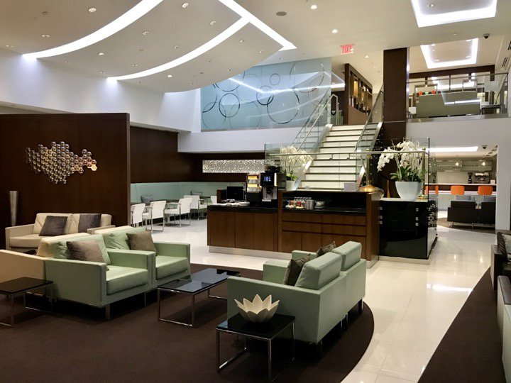 svhennig's tweet photo. So sieht sie aus, die @EtihadAirways  Lounge in #WashingtionDC https://t.co/wJvE8rztFK #Reise #Lounge #IAD #Review https://t.co/9LCoJ3hwoQ