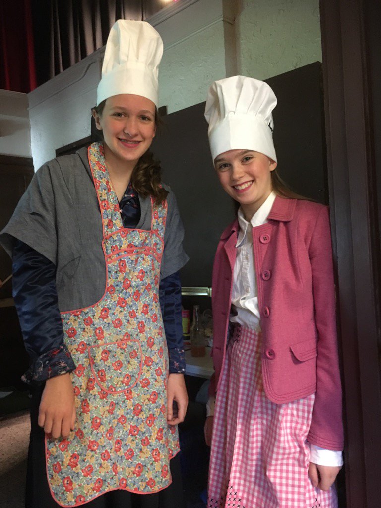MsMVisser's tweet photo. Some adorable chefs mixing up goodies at Wonka. So sad it's almost over! @CoonleyES https://t.co/ceEDv7zOOt