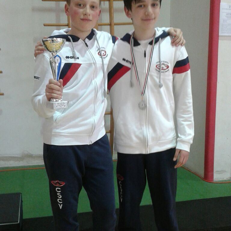 schermacastelfr's tweet photo. #semprepiuinalto! #schermacastelfranco #braviragazzi #fencing #sempreallavoro #fun complimenti a Francesco Zanchin e Alessandro Perugini! 💪🤺 https://t.co/AAqC2h8r00