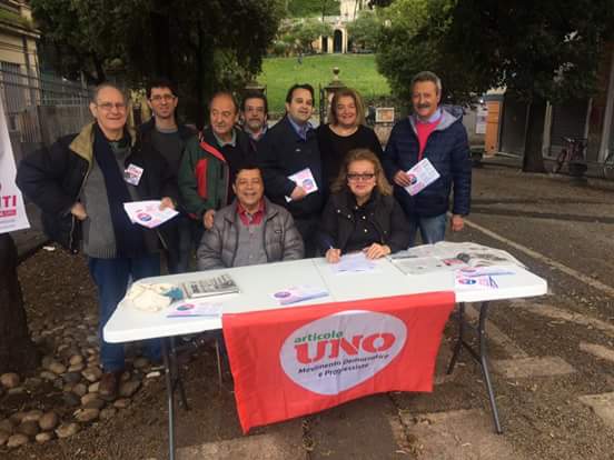 angechiara's tweet photo. A Genova @Articolo1Genova raccoglie  firme per presentare la lista #ASinistra a sostegno candidato coalizione progressista @CrivelloSindaco https://t.co/TMxrc9cK6W