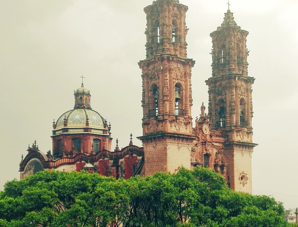 RafitaGourmet's tweet photo. Gran #FinDeSemana en #inauguracion de @aurea_taxco #AUREATaxco #DiseñoDeAutor en @VisitTaxco @AguaEscondida @americanguiano @anguianorp 👌💍😉🍴 https://t.co/VzlHTVKMOU