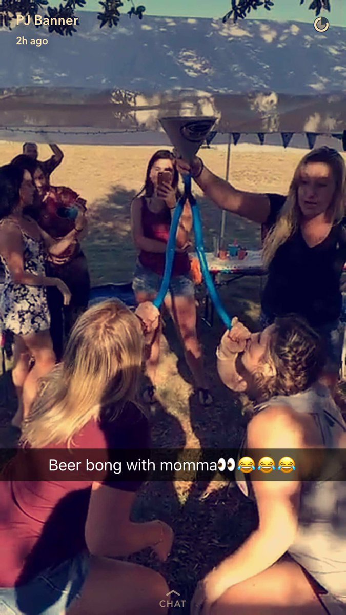 samamarie0924's tweet photo. Sometimes ya gotta beer bong with your friends mom.. #imdead #secondmamma #weekendwaslit https://t.co/0WIeMJxz3i