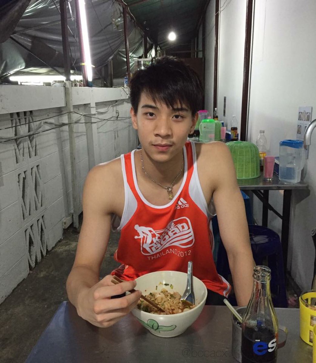 dearboythailand's tweet photo. ลูบคางยังมีเครา แต่ลูบเราเดี่ยวมีคราง💦

ig : kantawatsab https://t.co/OrX2RcXLbm