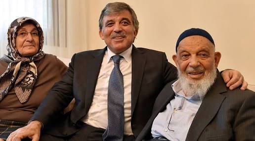 UniKs38's tweet photo. 11. Cumhurbaşkanı Sayın Abdullah Gül’ün vefat eden babası Ahmet Hamdi Gül'e Allah'tan rahmet, Gül ailesine  sabırlar dileriz. https://t.co/PlTIaYvthi