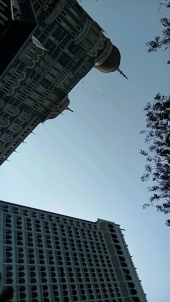 ms_gundi's tweet photo. First ever outing as a trio,&it was as beautiful as these beautiful spots of beautiful Mumbai!😇 #BAFKiItemsOuting #5May2017 https://t.co/Rbgko5nfue