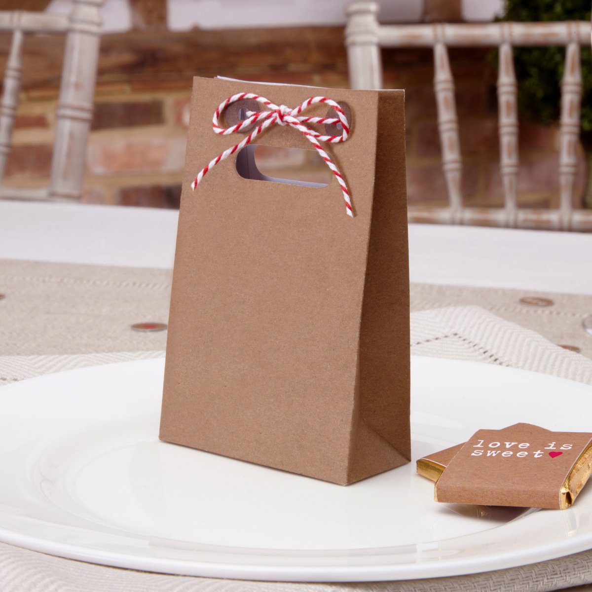 Pearlypants21's tweet photo. Check out these cute #wedding accessories @ https://t.co/ZDvYu5lAaA just gorgeous
#weddinghour #bridetobe #weddingknight #brides #etsyhmw https://t.co/ZLhOAbP3Ie
