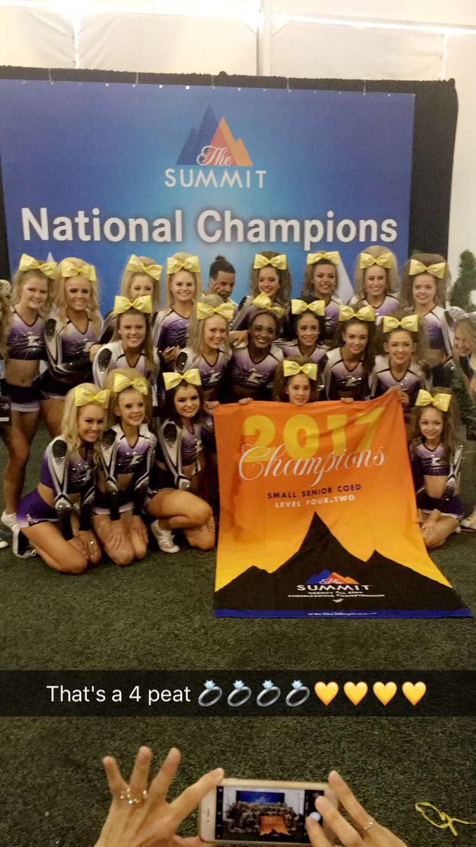 CourtneyModley's tweet photo. 4.2 Exceptional SUMMIT CHAMPIONS💍💍💍💍 #theSummit17 #AllstarStrong 💛#theworkisworthit https://t.co/J1ilF7ZY6U
