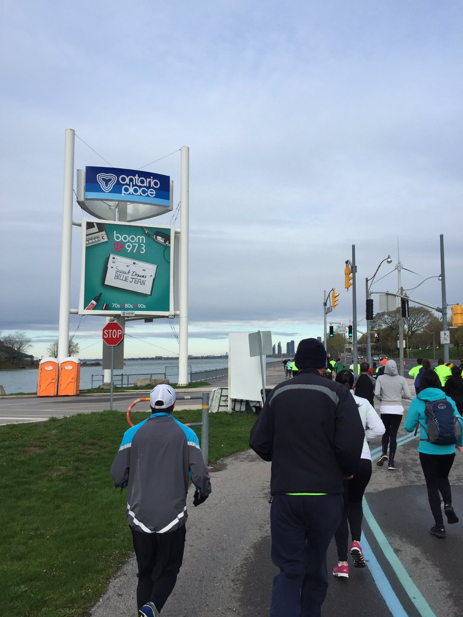 MikeCannonYU's tweet photo. Had a great 5K run with the family  @torontomarathon #GLTM2017 https://t.co/dKDsgzEtVE