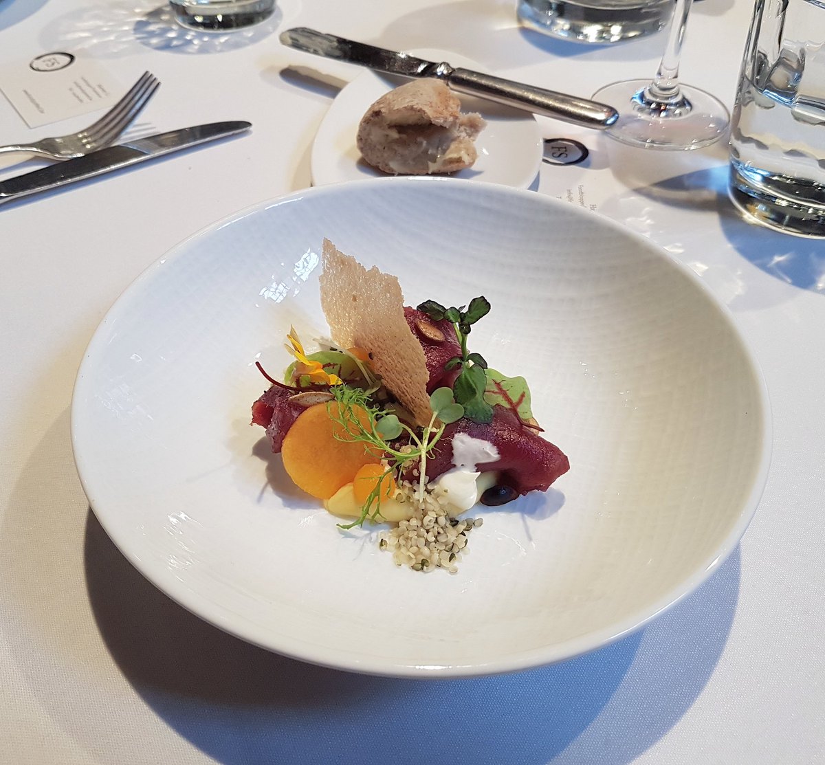 Foodspotted's tweet photo. Press event Cervena 👊
#foodporn #pressevent #cervena #newzealand #deer #onderdetoren #belgium https://t.co/kgOolyjQwD