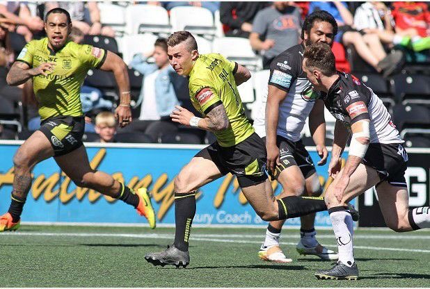 andy_smales's tweet photo. Great timing on this pic looks like @jamieshaul has let the mouse out the house https://t.co/iOa7RQcLRO
