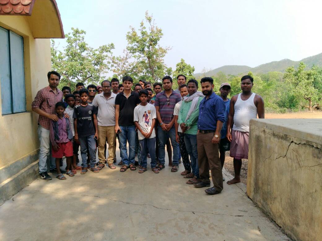 ChangeIndiaOrg's tweet photo. 123 परिवार के गाँव छोटा तालसा का दौरा कर वहा की समस्याओं को जाना गया। जल्द ही वहाँ बदलाव के कई कार्य किए जाएंगे।
#development #rural #india https://t.co/1nO3dUezhl