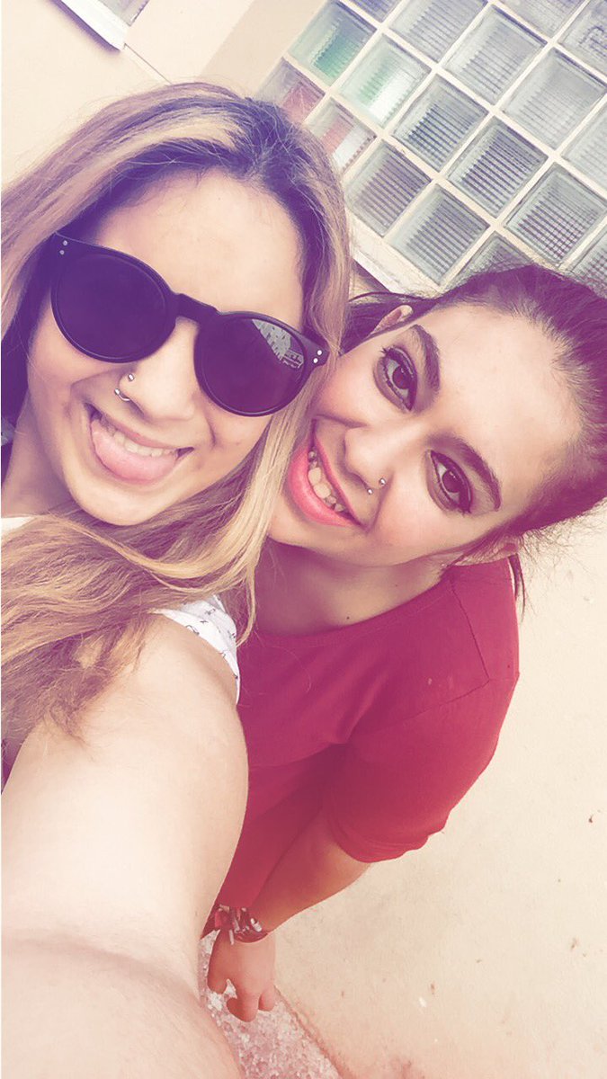 very_liveonce's tweet photo. Esaaas tardeciitaaas cn la negra @Lorenitah97 💖la culona @valeriapj99 ❤️y la malagueña #Janiree https://t.co/4TObuwQluk