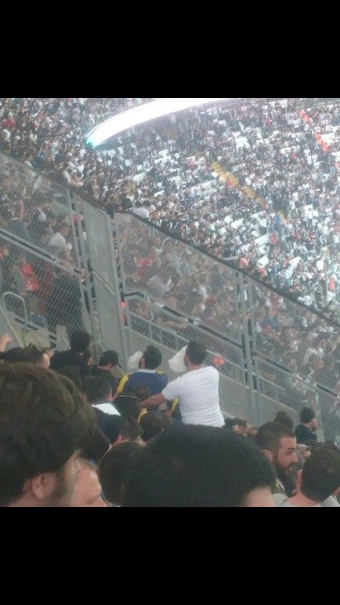 Ne oldu tinerciler sesiniz çıkmıyo bayıldınız mı? <a href="/Besiktas/">Beşiktaş JK</a>