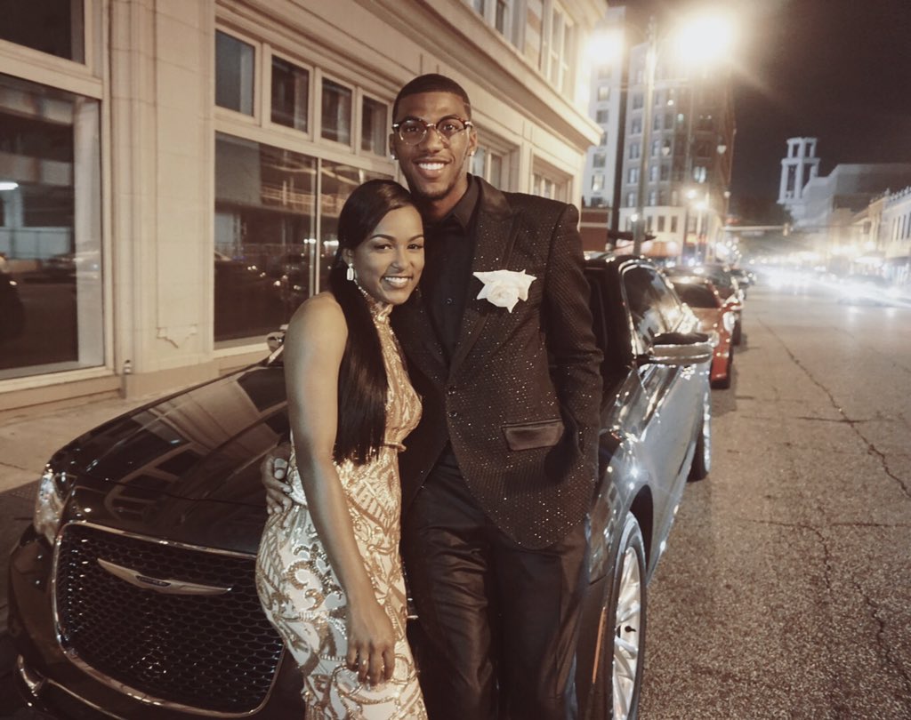 MemphisProm's tweet photo. They gone always stunt together πππ@xocurlyfriess #HAVENoMERCY #MemphisProm #Prom2k17 https://t.co/z8F9ji9NzD