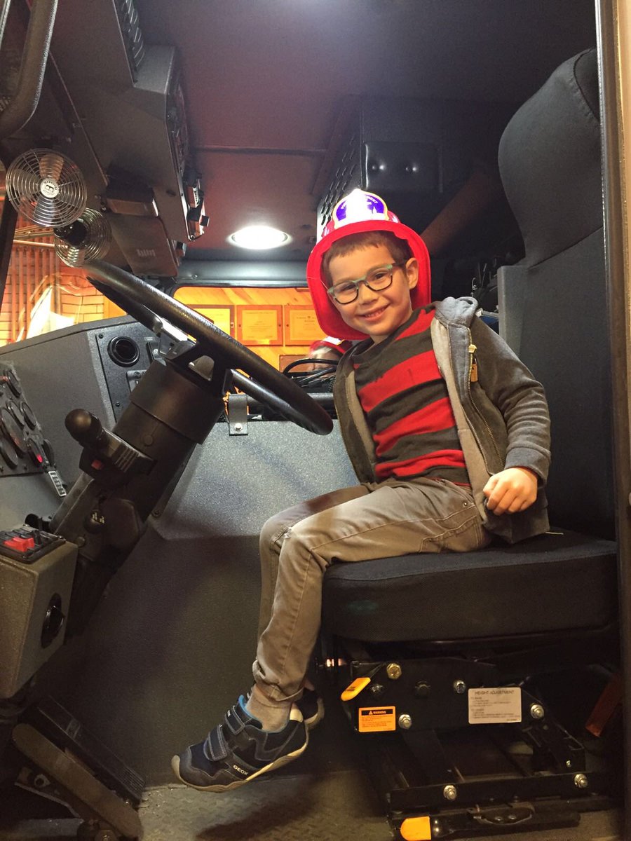 JackKaplanNY's tweet photo. Kids had a blast at #FDNYOpenHouse at #Engine250, they can apply for @FDNY once their feet can reach the gas pedals. https://t.co/xcEfTmdCJO