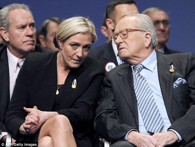 Limportant_fr's tweet photo. Pour Jean-Marie Le Pen: sa fille n'a pas la carrure pour devenir Présidente de la République https://t.co/Dk89W3vat0 https://t.co/dLgRplAOD6
