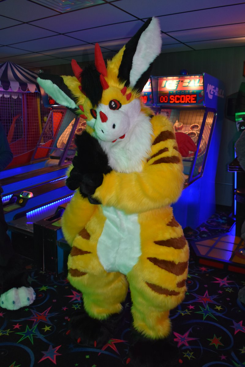 Wytyger_'s tweet photo. @PA_Furbowl York Furbowl 15! A Lovely ratty and friends. @AmicusWolf https://t.co/M4KUgZFQGs