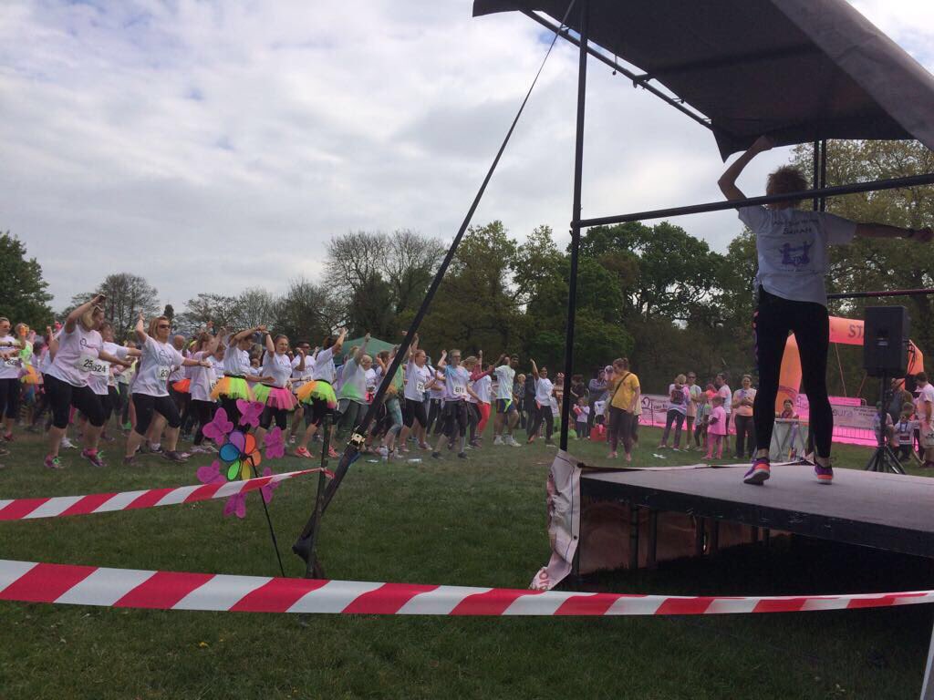 letsgetactiveuk's tweet image. Today at the Colour blast dash at Darley Park. #lauracentre #darleypark