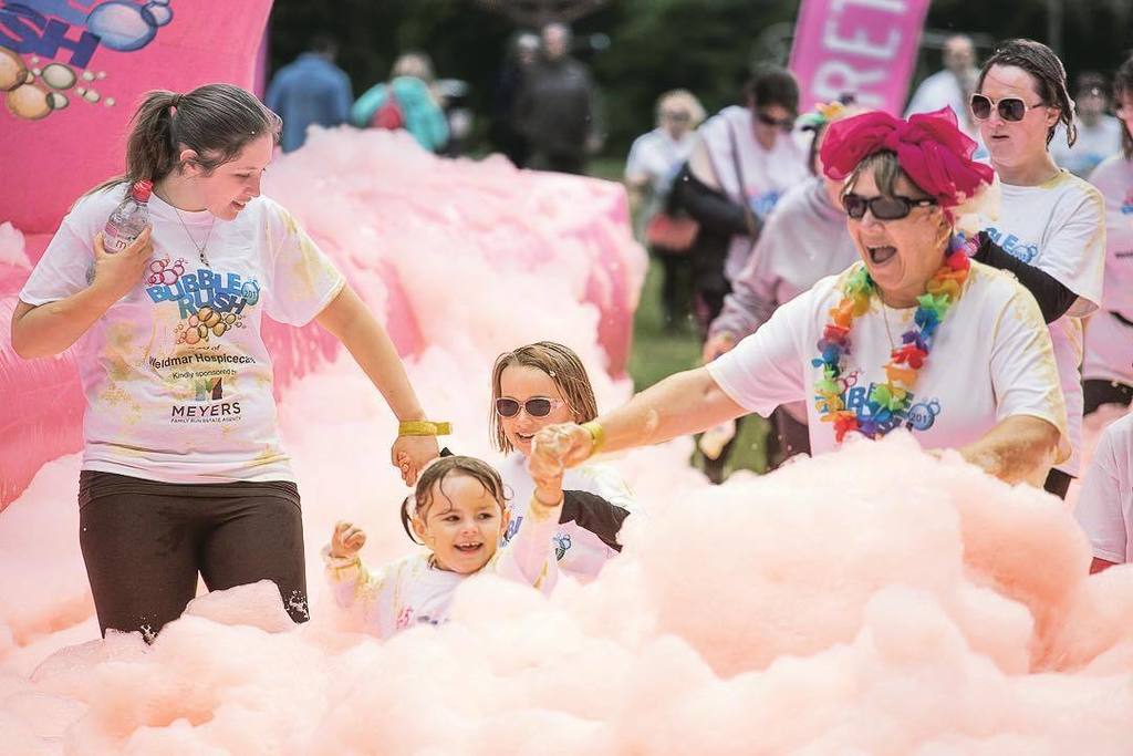 ed_coleman1's tweet photo. #weldmarbubblerush #weldmarbubble #weldmarbubblerush2017 #weldmarhospice #weldmar #bubblerush #bubblerush2017 #edc… https://t.co/vhmRAi6E85 https://t.co/Vs4EiDMK4g