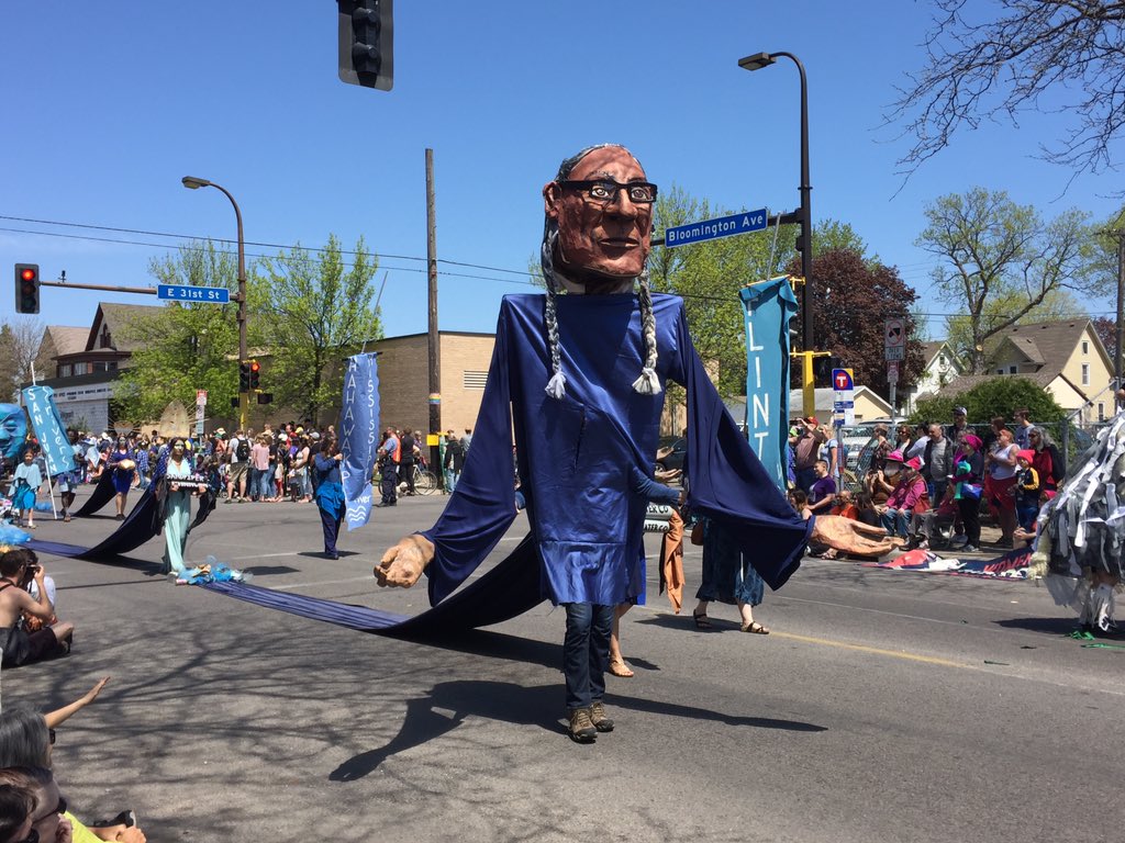JSakulborirak's tweet image. Happy MayDay! #ProFellows @ACYPL at Minneapolis' 43rd Annual MayDay Parade and Festival #mplsmayday #hobt #mpls #msp @HOBT