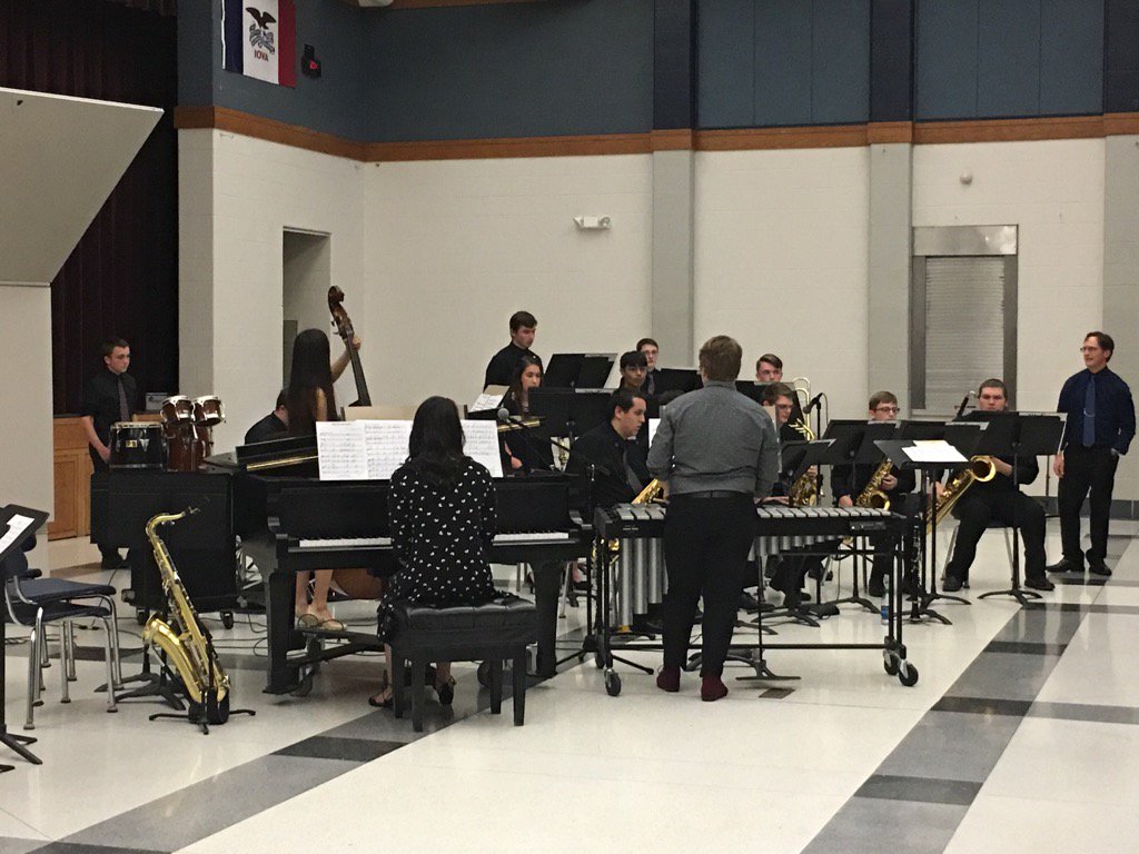 mpchoralnotes's tweet photo. #mphawks Senior recital time. ❤️our Jazz Band! https://t.co/TtzXhfa4Vj