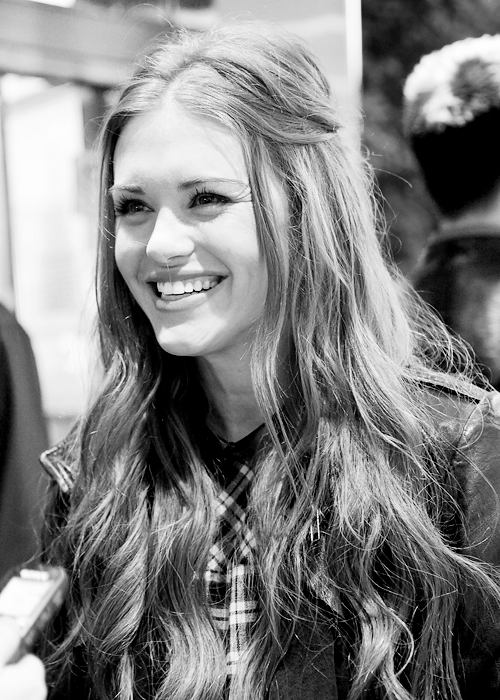 Aʀɪᴇʟ. tweet media