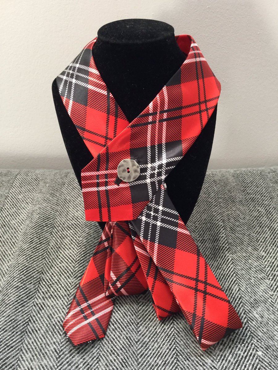ExileTextiles's tweet photo. Upcycled loveliness! #upcycledhour #CraftHour #britcraft #Etsy #tartan https://t.co/0FqRhJFthC