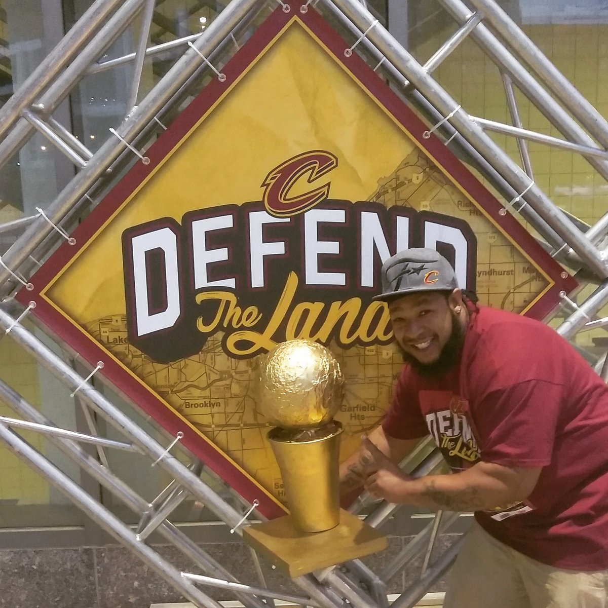 Milli_Milles's tweet photo. #TrophyGuy @TweetQTV #DefendtheLand #BroomReady https://t.co/nIKINGBzDB