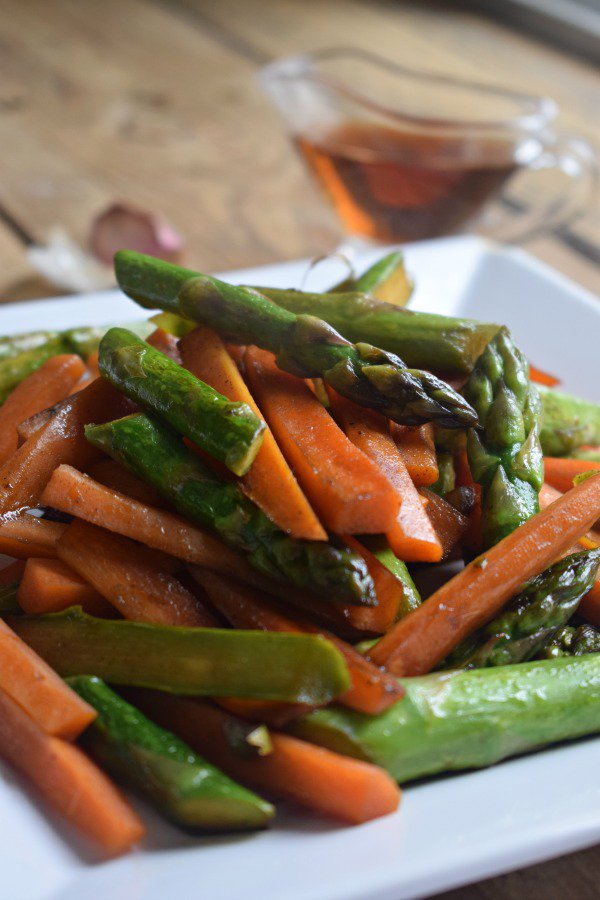 Julias_Cuisine's tweet photo. #Sherry Sautéed Asparagus &amp; Carrots for your next roasted dinner!  https://t.co/9xua0qItHU #sherryjerez #easyrecipes #familyfood https://t.co/O41mwSsekI