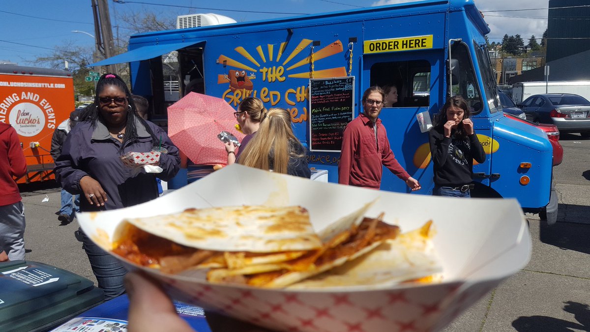Around_Seattle's tweet image. Best pork quesadilla i ever put in my mouth @wheelsofcheesxp Thanks