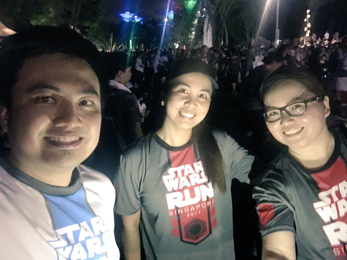 akosipoleng's tweet photo. @ricaggg  @ginoboi #RXGreets pls greet the #SGRushers who joined the #StarWarsRunSG last Sat: myself @jacunanan @starmargaery @PoyDavid https://t.co/8F9rOUwe5N