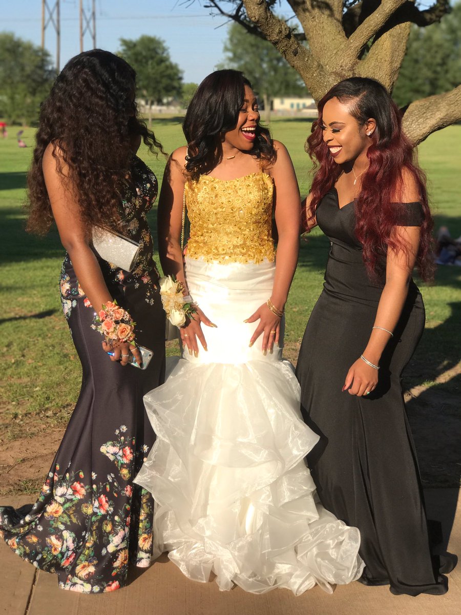 me_dayshanai's tweet image. Lookin all yummy and stuff #Prom2k17